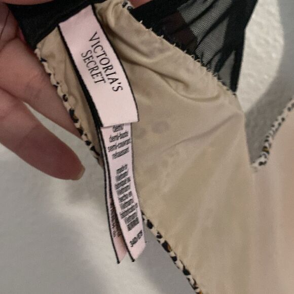 Victoria’s Secret- cheetah print uplift semi Demi bra- Size 34D - Picture 6 of 8